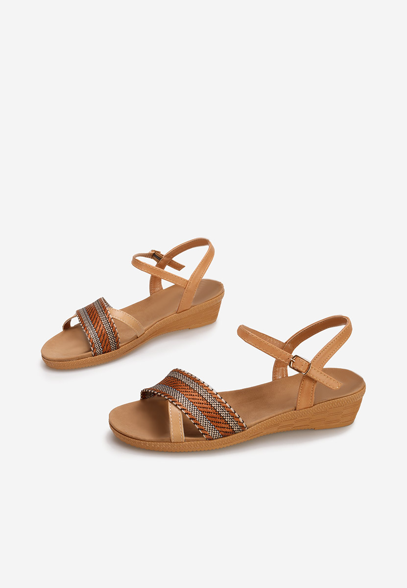 Sandali con tacco basso Pedria Marrone