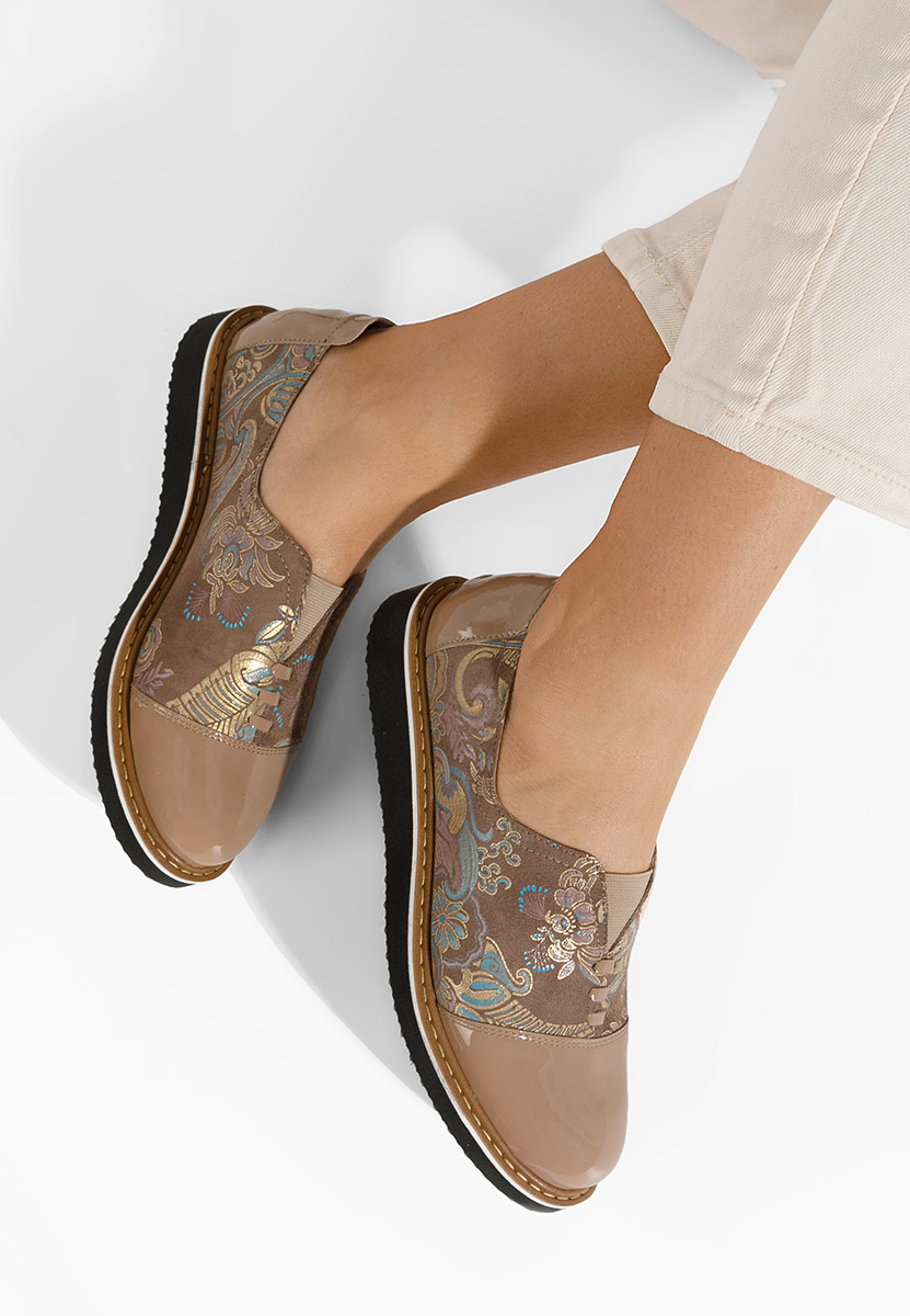 Scarpe basse in vernice Ariva Marrone