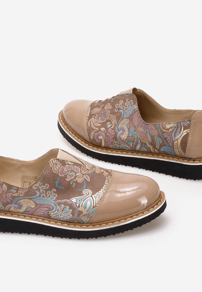Scarpe basse in vernice Ariva Marrone