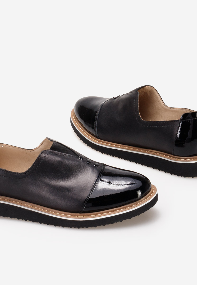 Scarpe basse in vernice Ariva Nero