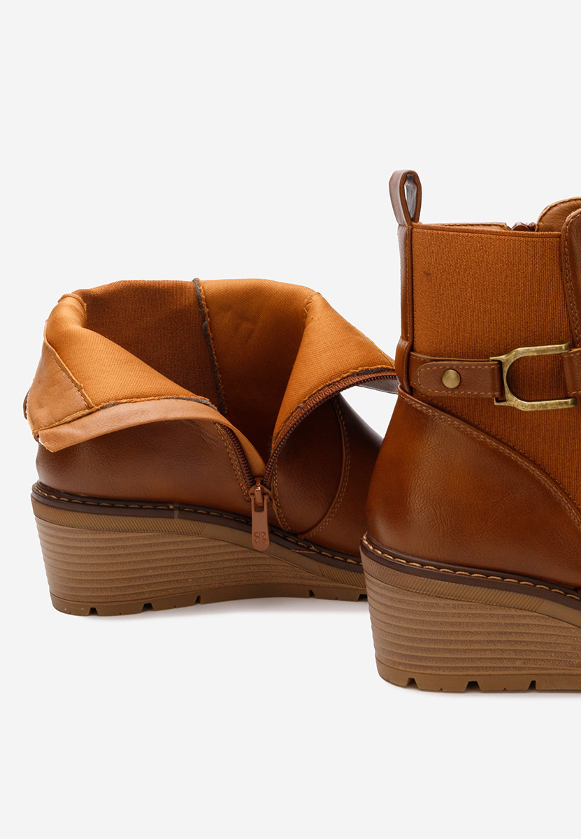Stivaletti con zeppa Adala camel