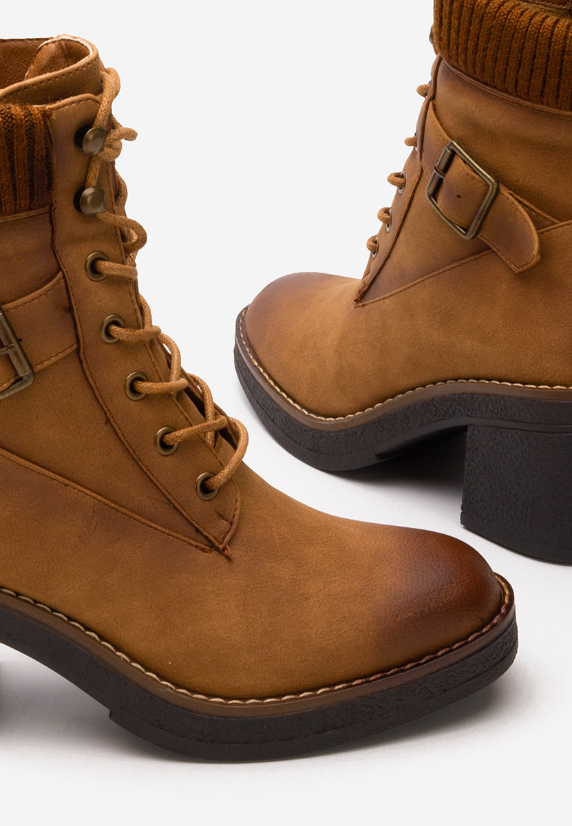 Stivaletti con tacco Adavna camel