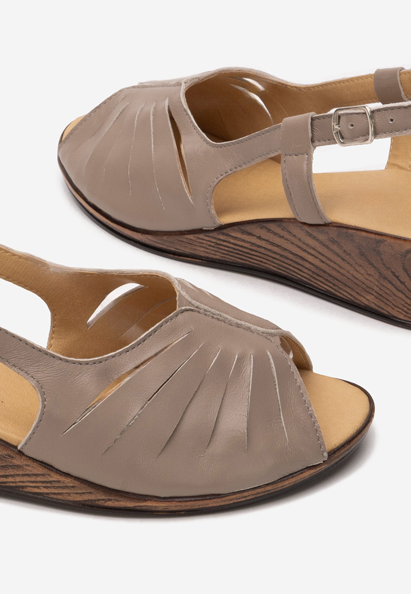 Sandali con suola ortopedica Lovara cachi