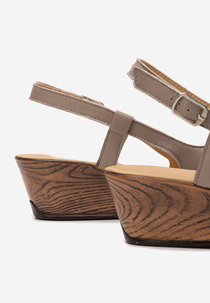 Sandali con suola ortopedica Lovara cachi