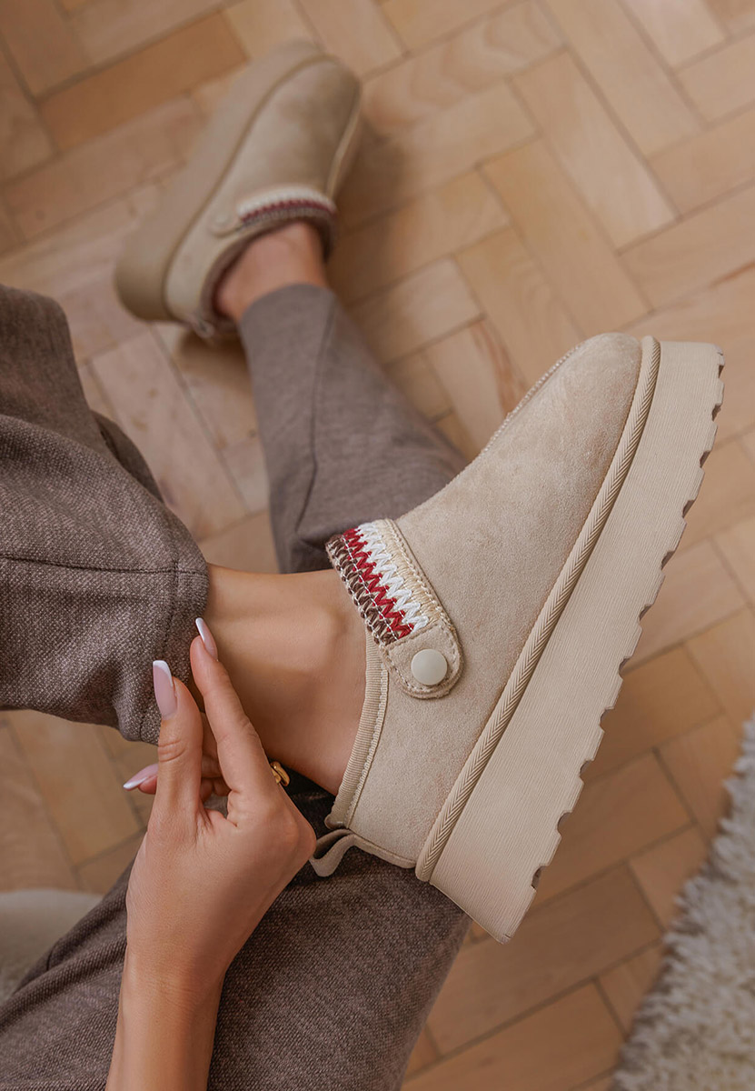 Zoccoli con zeppa Frovia beige