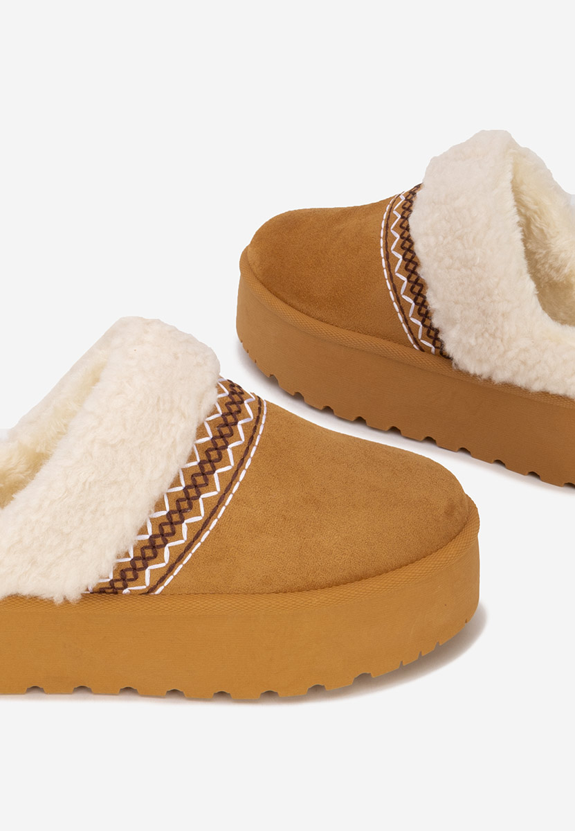 Zoccoli con zeppa Anelisse camel