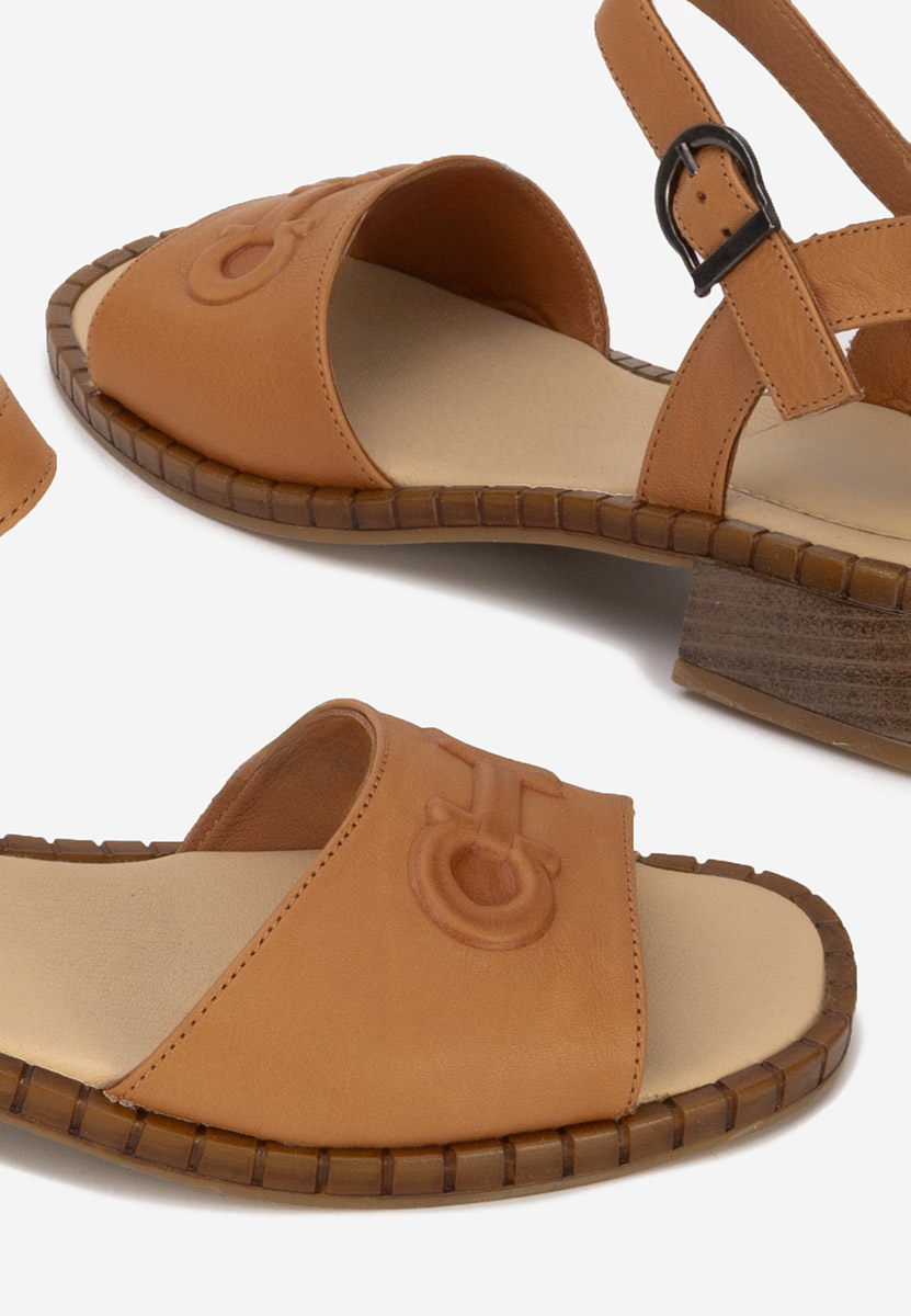 Sandali cuoio Yolanda Marrone