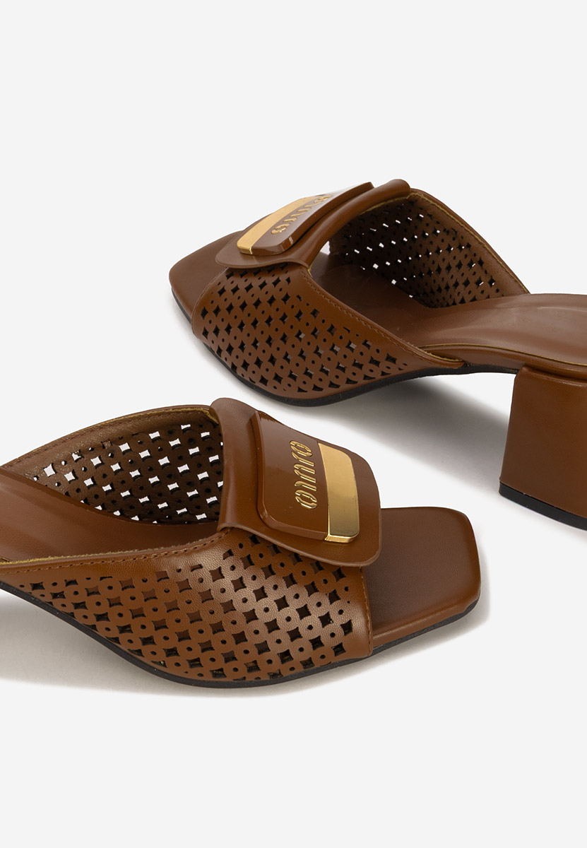 Ciabatte con tacco Carmenia marrone