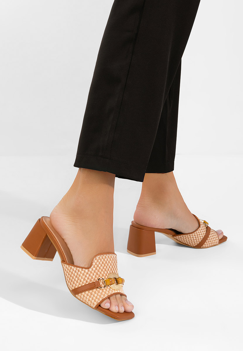 Ciabatte con tacco Olenna camel