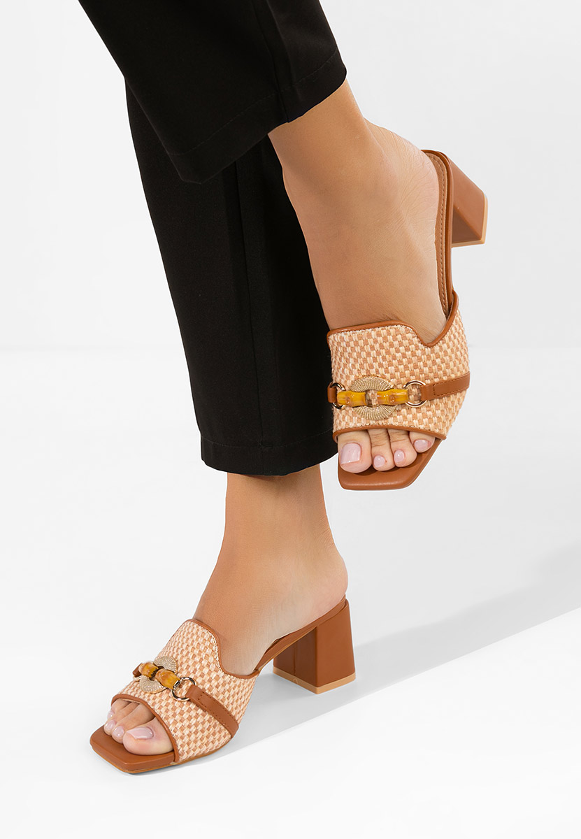 Ciabatte con tacco Olenna camel